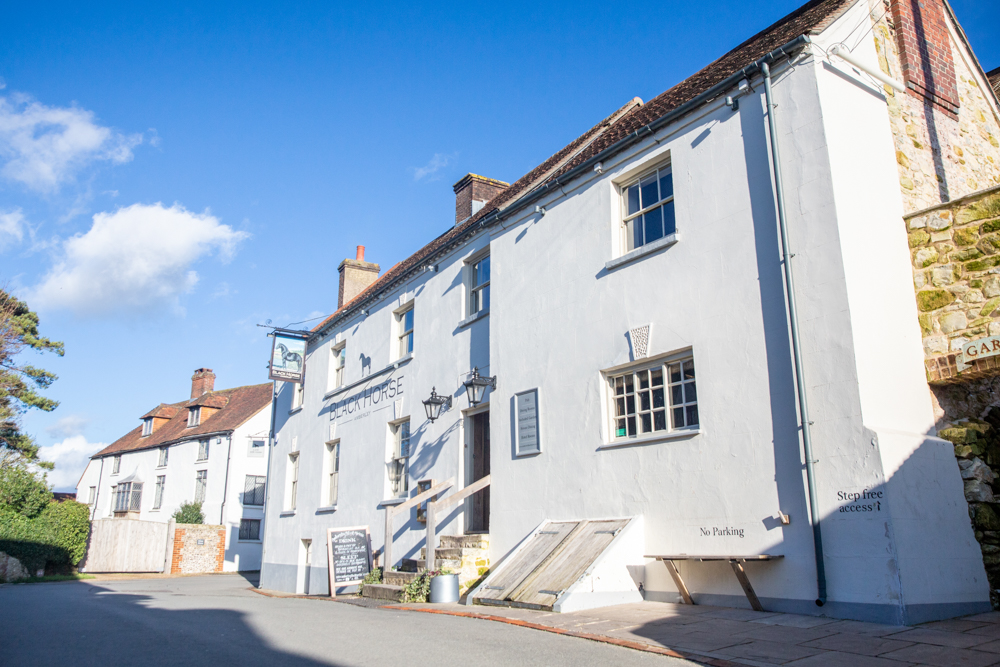 black horse pub amberley