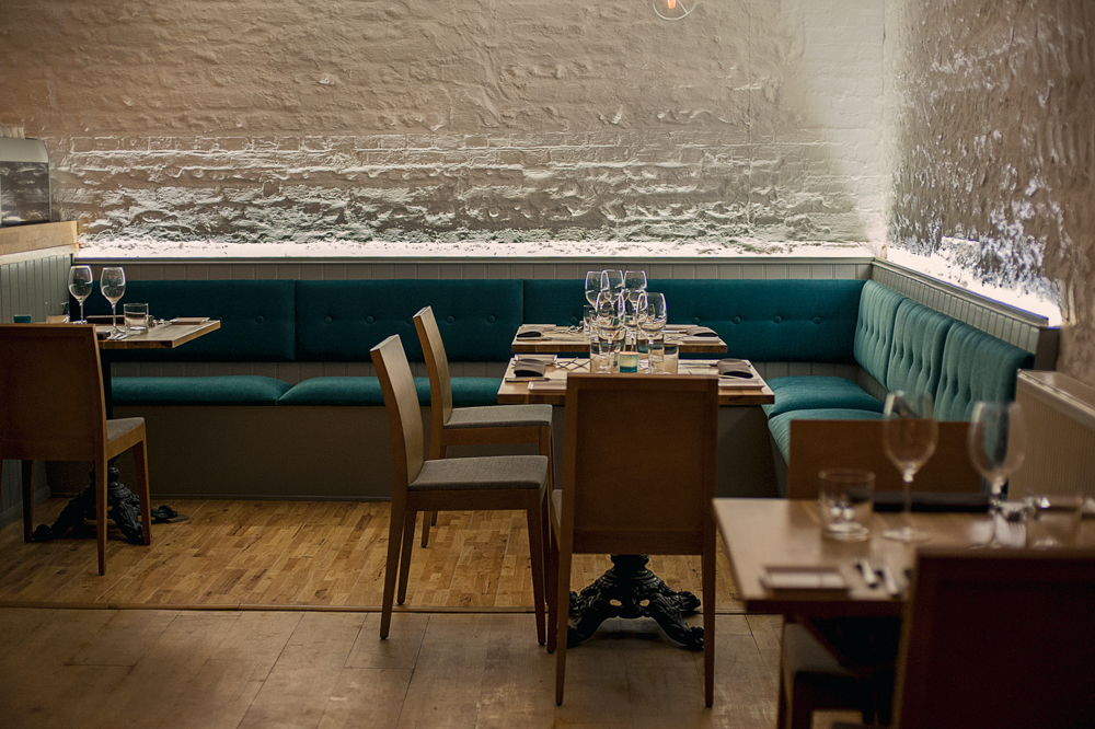 parsons table restaurant by andrew hobbs